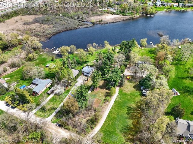 630 Sunset, White Lake, MI 48383