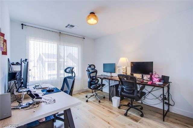 10434 Rose Palisade Street, Las Vegas, NV 89141