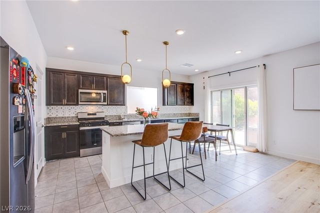 10434 Rose Palisade Street, Las Vegas, NV 89141