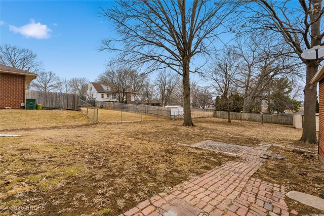 135 Park Street, Carlisle, IA 50047