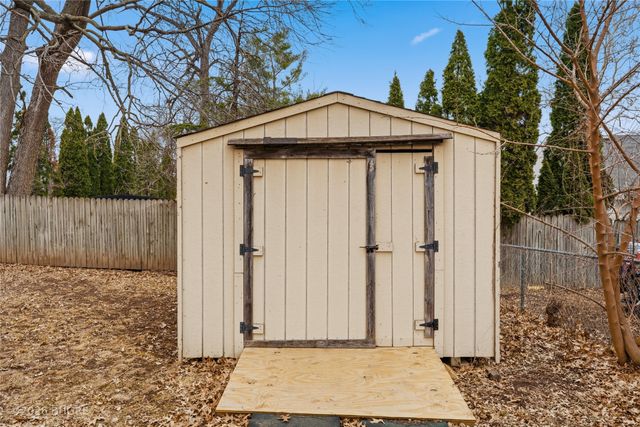 135 Park Street, Carlisle, IA 50047