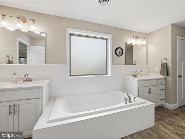 206 MATTHEW DRIVE, Chambersburg, PA 17201