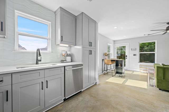 1210 Luna ST 2, Austin, TX 78721