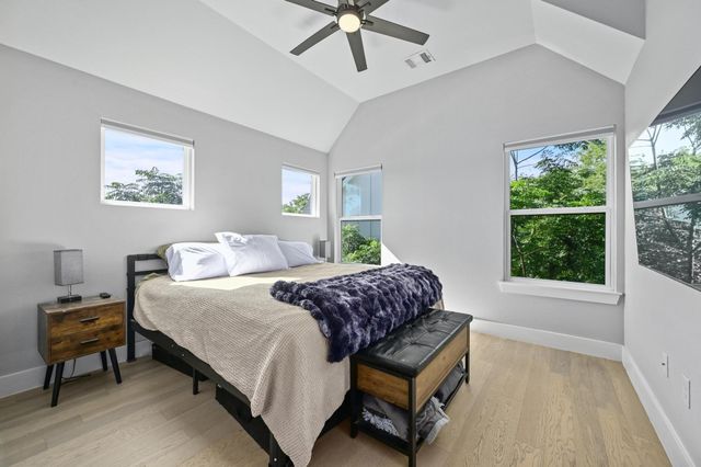 1210 Luna ST 2, Austin, TX 78721