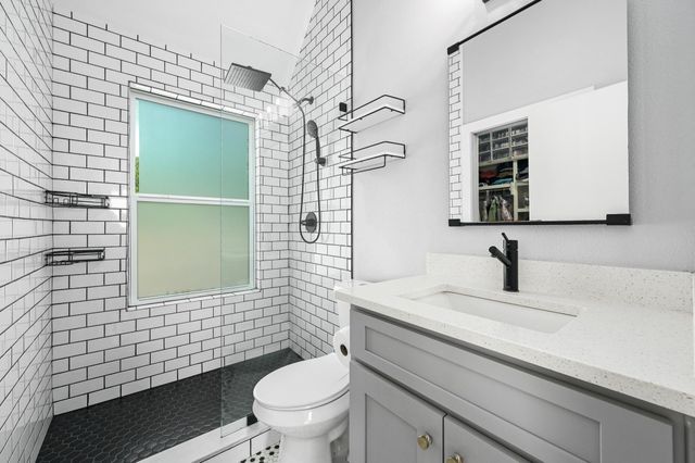 1210 Luna ST 2, Austin, TX 78721