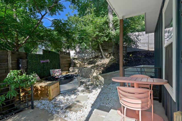 1210 Luna ST 2, Austin, TX 78721