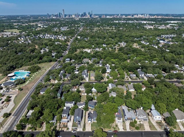 1210 Luna ST 2, Austin, TX 78721