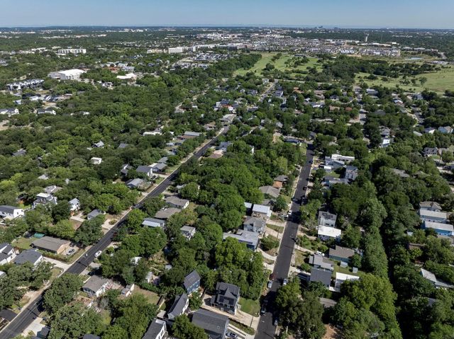 1210 Luna ST 2, Austin, TX 78721