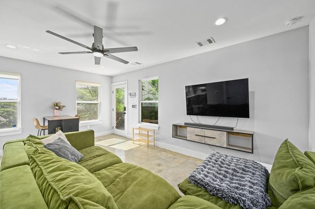 1210 Luna ST 2, Austin, TX 78721