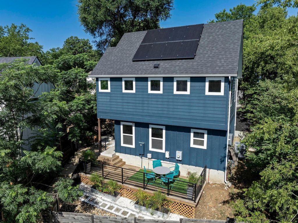 1210 Luna ST 2, Austin, TX 78721