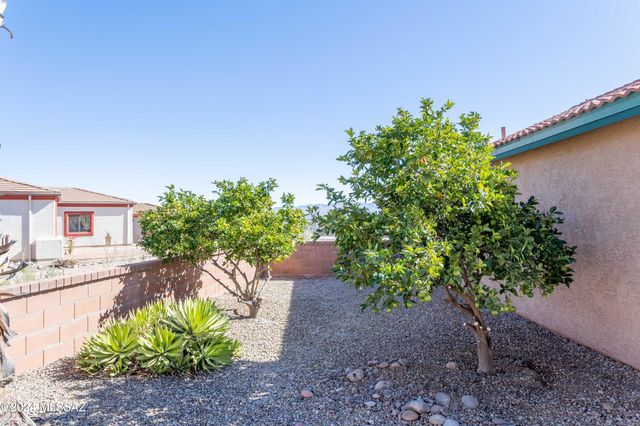 287 N Vía La Castellana, Green Valley, AZ 85614