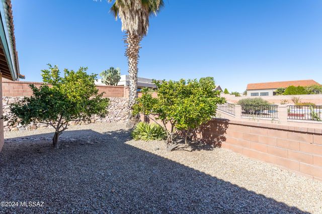 287 N Vía La Castellana, Green Valley, AZ 85614