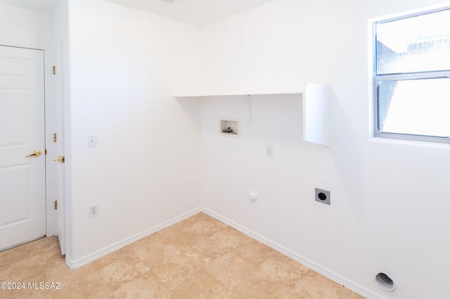 287 N Vía La Castellana, Green Valley, AZ 85614