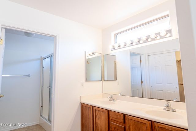 287 N Vía La Castellana, Green Valley, AZ 85614