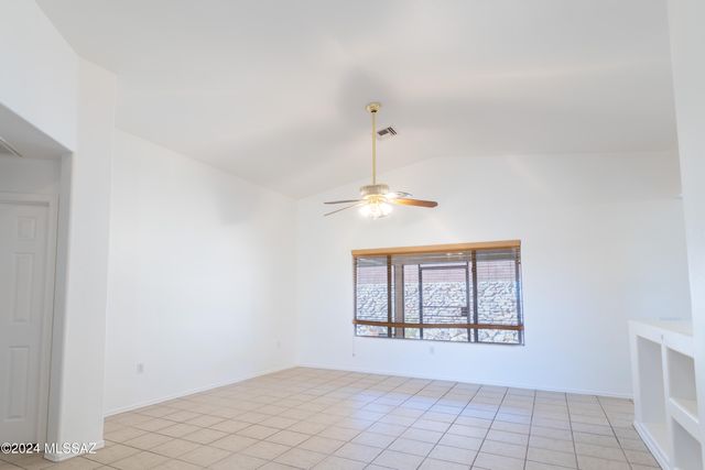 287 N Vía La Castellana, Green Valley, AZ 85614
