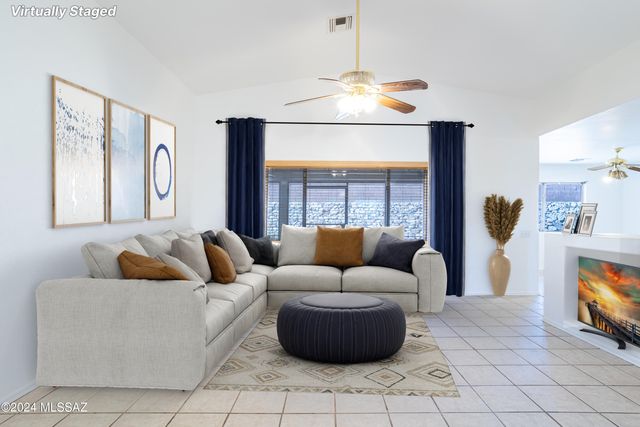 287 N Vía La Castellana, Green Valley, AZ 85614