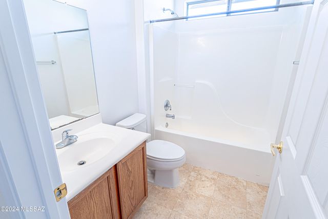 287 N Vía La Castellana, Green Valley, AZ 85614