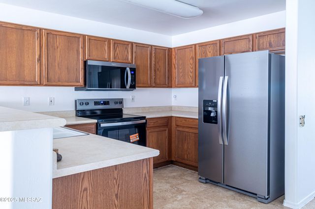 287 N Vía La Castellana, Green Valley, AZ 85614