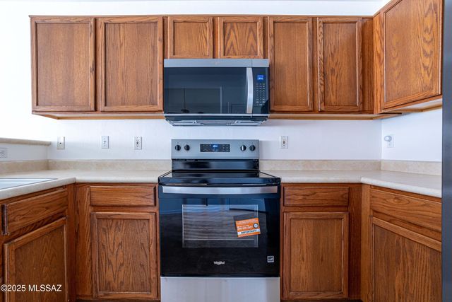 287 N Vía La Castellana, Green Valley, AZ 85614