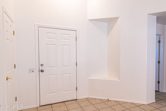 287 N Vía La Castellana, Green Valley, AZ 85614