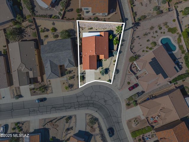 287 N Vía La Castellana, Green Valley, AZ 85614