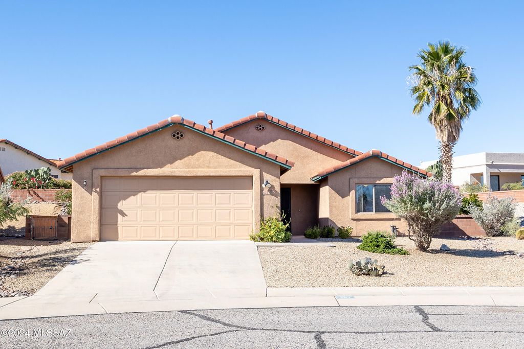 287 N Vía La Castellana, Green Valley, AZ 85614