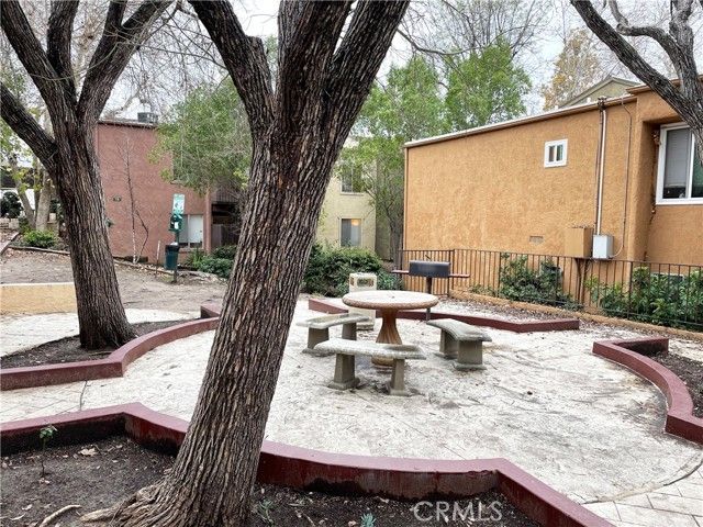 18350 Hatteras 123, Tarzana (los Angeles), CA 91356