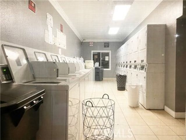 18350 Hatteras 123, Tarzana (los Angeles), CA 91356