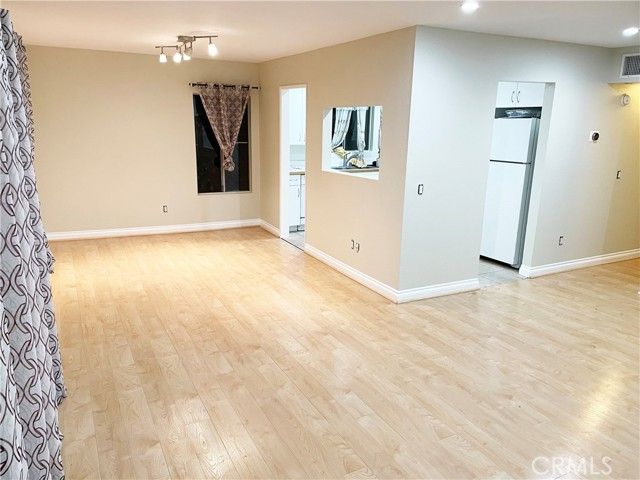 18350 Hatteras 123, Tarzana (los Angeles), CA 91356