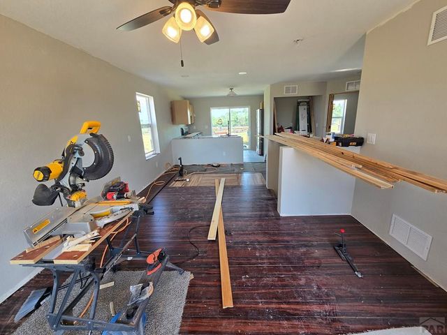 5228 Cuerno Verde Blvd, Colorado City, CO 81019