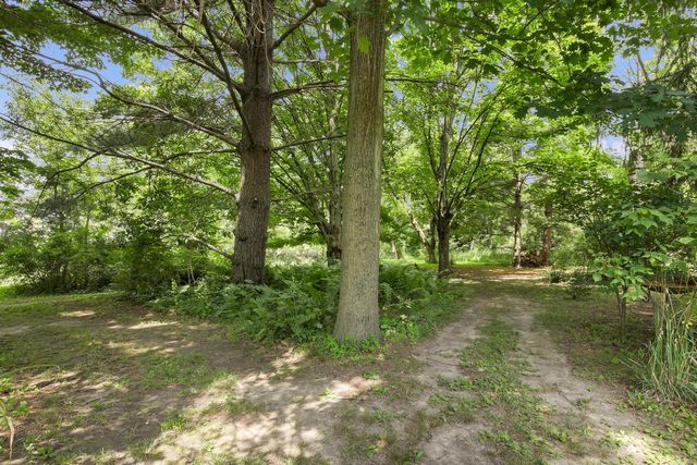 3760 Hubertus ROAD, Hubertus, WI 53033
