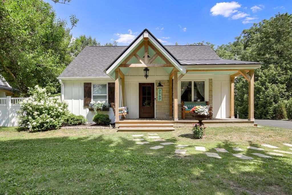3760 Hubertus ROAD, Hubertus, WI 53033