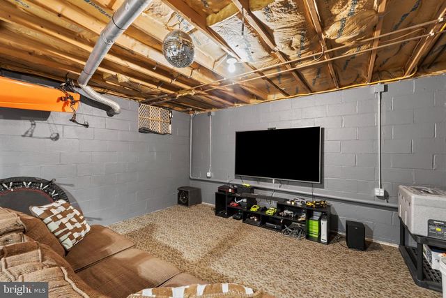 2426 EMERALD LN, Quakertown, PA 18951