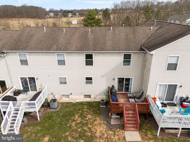 2426 EMERALD LN, Quakertown, PA 18951