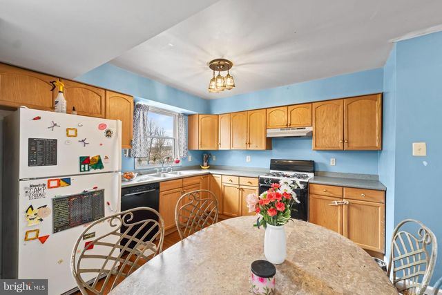 2426 EMERALD LN, Quakertown, PA 18951