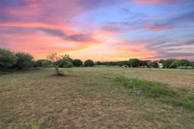 26605 Woodpecker TRL, Spicewood, TX 78669