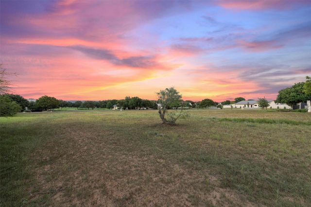 26605 Woodpecker TRL, Spicewood, TX 78669