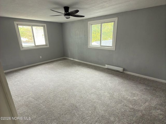 7024 Hill Avenue, Holland, OH 43528