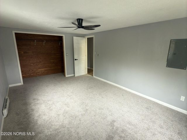 7024 Hill Avenue, Holland, OH 43528