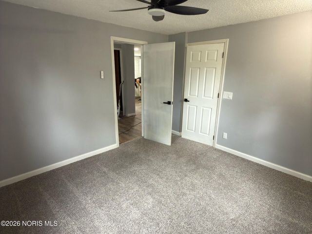 7024 Hill Avenue, Holland, OH 43528