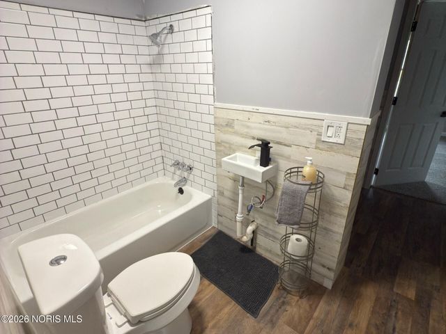 7024 Hill Avenue, Holland, OH 43528