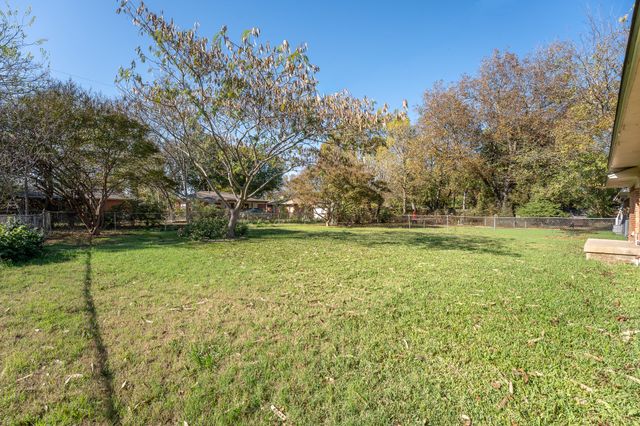 310 Hilltop Lane, Wylie, TX 75098