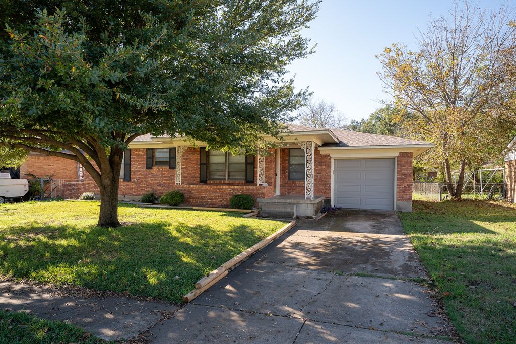 310 Hilltop Lane, Wylie, TX 75098