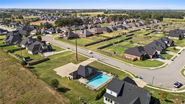 790 Soldera Road, Tontitown, AR 72762
