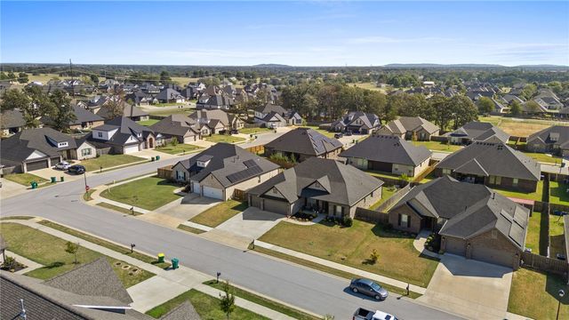 790 Soldera Road, Tontitown, AR 72762