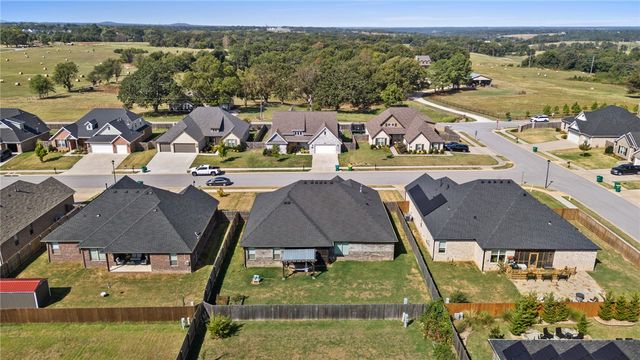790 Soldera Road, Tontitown, AR 72762