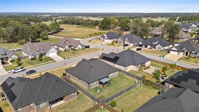 790 Soldera Road, Tontitown, AR 72762