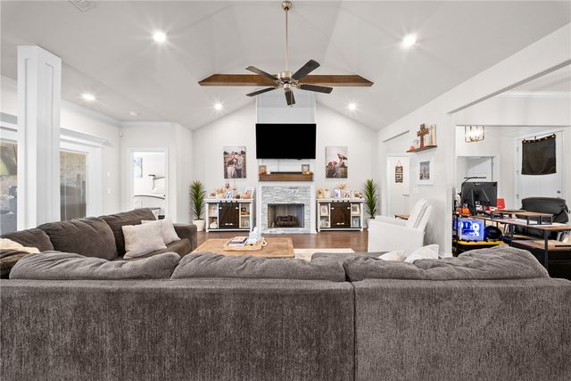 790 Soldera Road, Tontitown, AR 72762