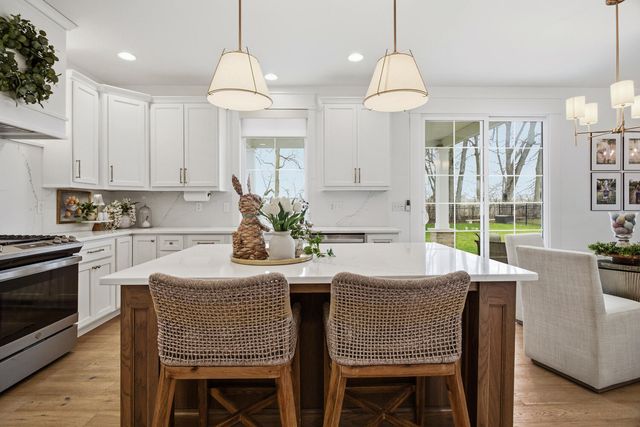 1207 Briarwood Lane, Mahomet, IL 61853