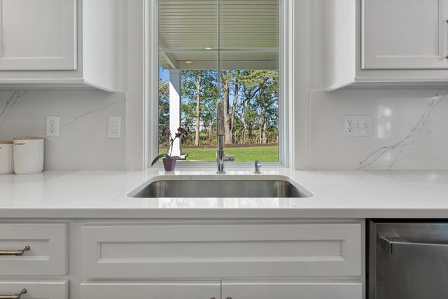 1207 Briarwood Lane, Mahomet, IL 61853